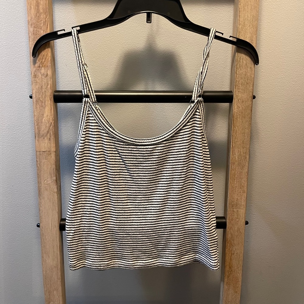 Black and White Striped Cropped Top. SIZE: Medium